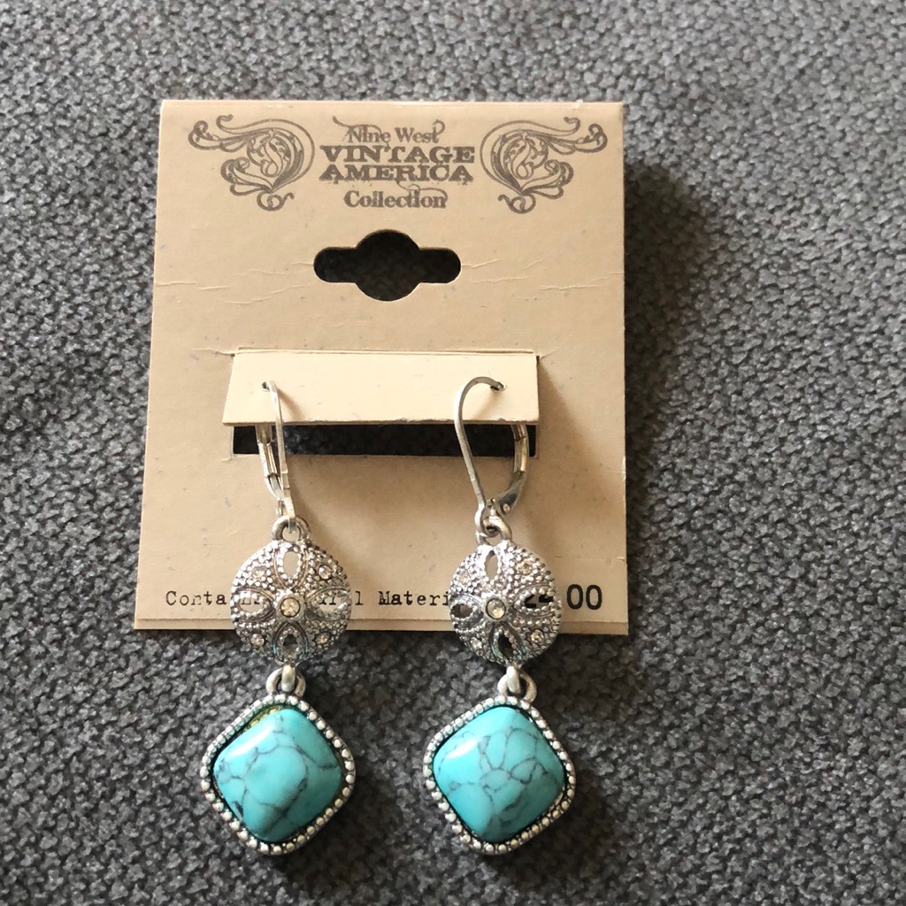 Vintage Style Earrings 13$